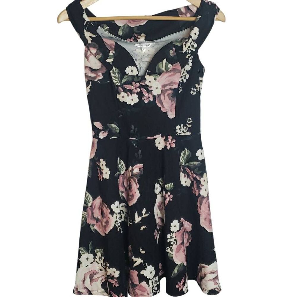 Honey and Rosie Floral Dress Size Medium